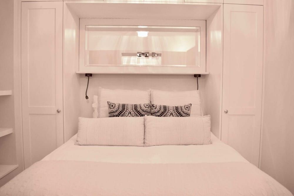 undefined 2 Bedroom Property Near Hyde Park 4