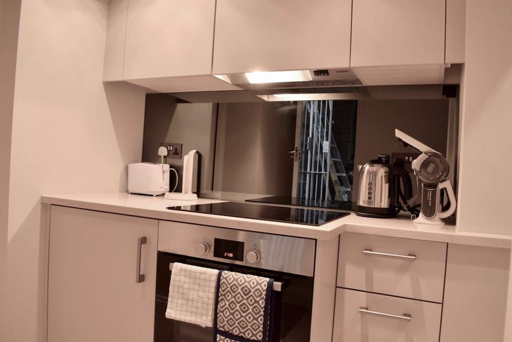 undefined 2 Bedroom Property Near Hyde Park 7