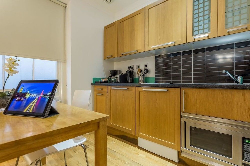 Kensington Comfort Deluxe Apartment, 1 Double Bed with Sofa bed, Non Smoking 24