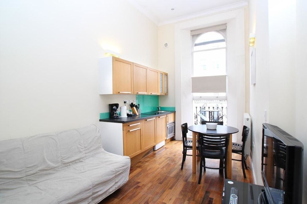 Kensington Comfort Deluxe Apartment, 1 Double Bed with Sofa bed, Non Smoking 27