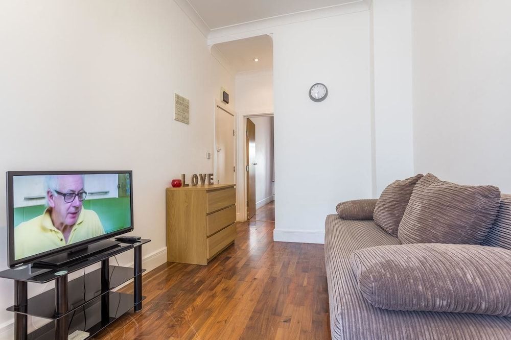 Kensington Comfort Deluxe Apartment, 1 Double Bed with Sofa bed, Non Smoking 26