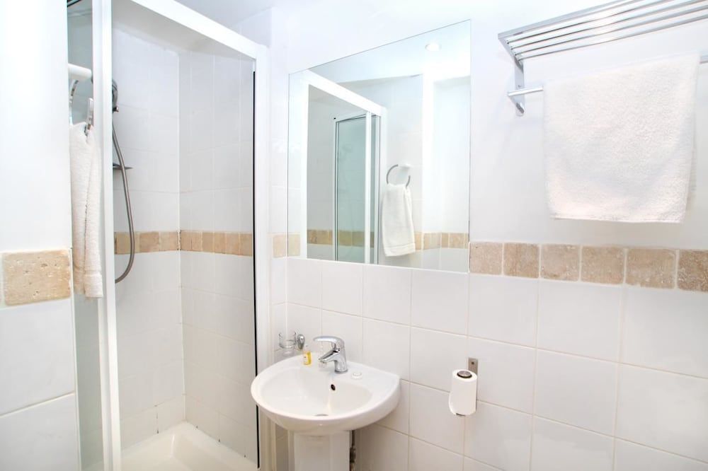 Kensington Comfort Deluxe Apartment, 1 Double Bed with Sofa bed, Non Smoking 36