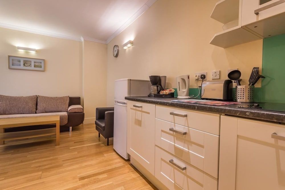 Kensington Comfort Deluxe Apartment, 1 Double Bed with Sofa bed, Non Smoking 21