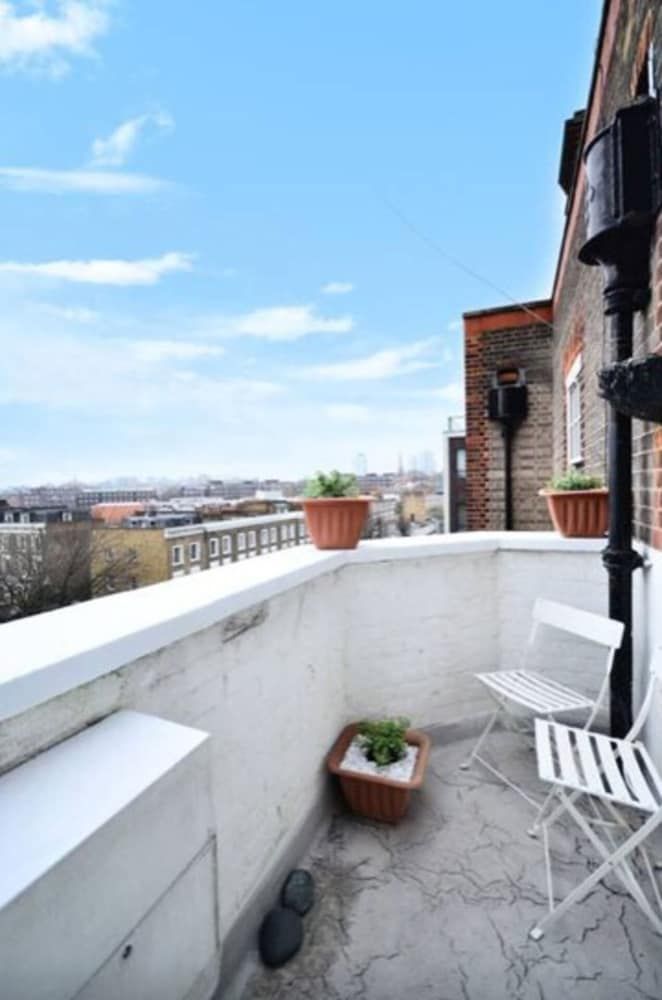 undefined Stylish 2 Bed Between Camden Town & Primrose Hill 8