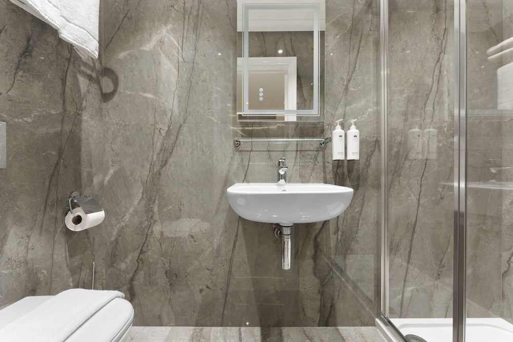 Cleveland Residences Russell Square LG Standard Studio 14