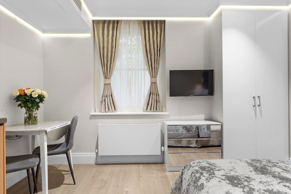 Cleveland Residences Russell Square LG Standard Studio 18