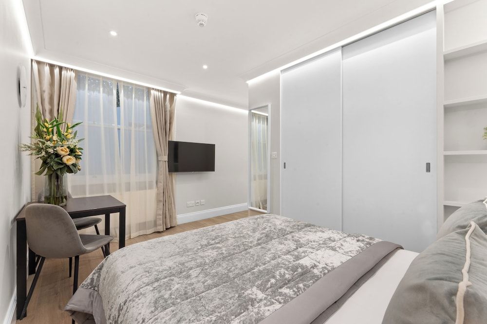 Cleveland Residences Russell Square LG Standard Studio 5