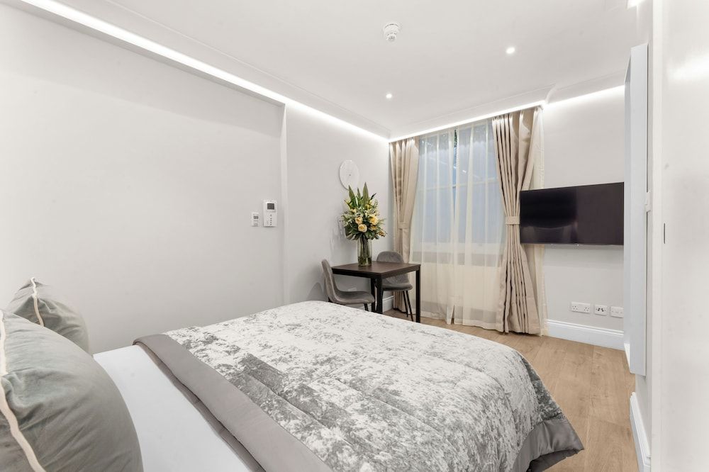 Cleveland Residences Russell Square LG Standard Studio 2