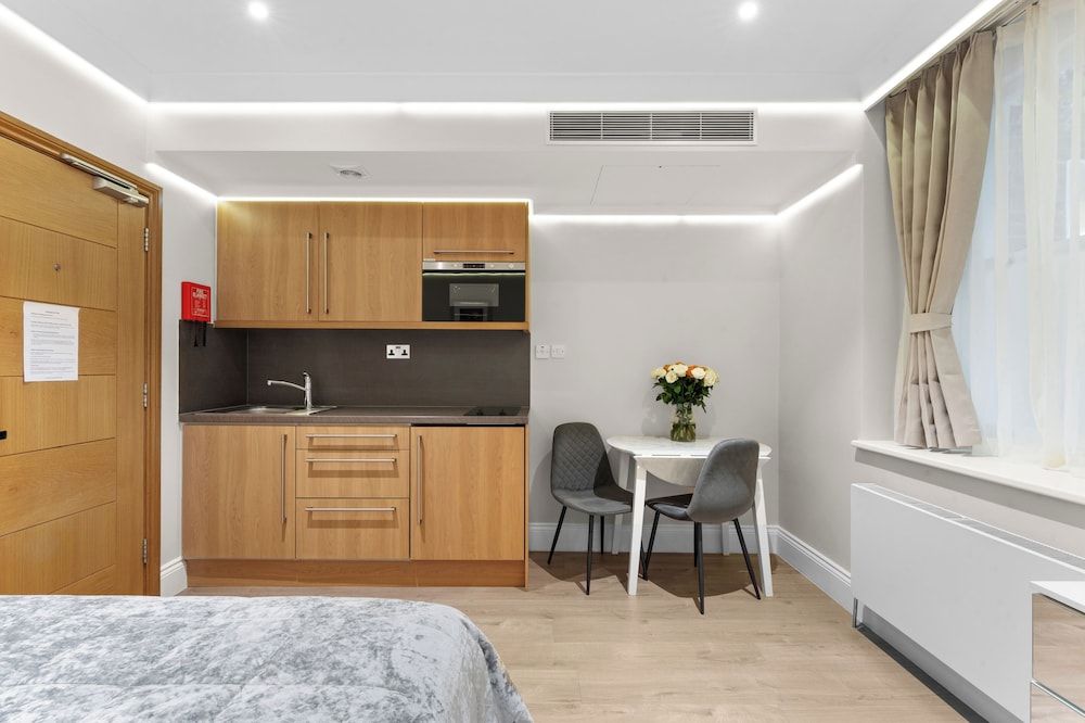 Cleveland Residences Russell Square LG Standard Studio 10