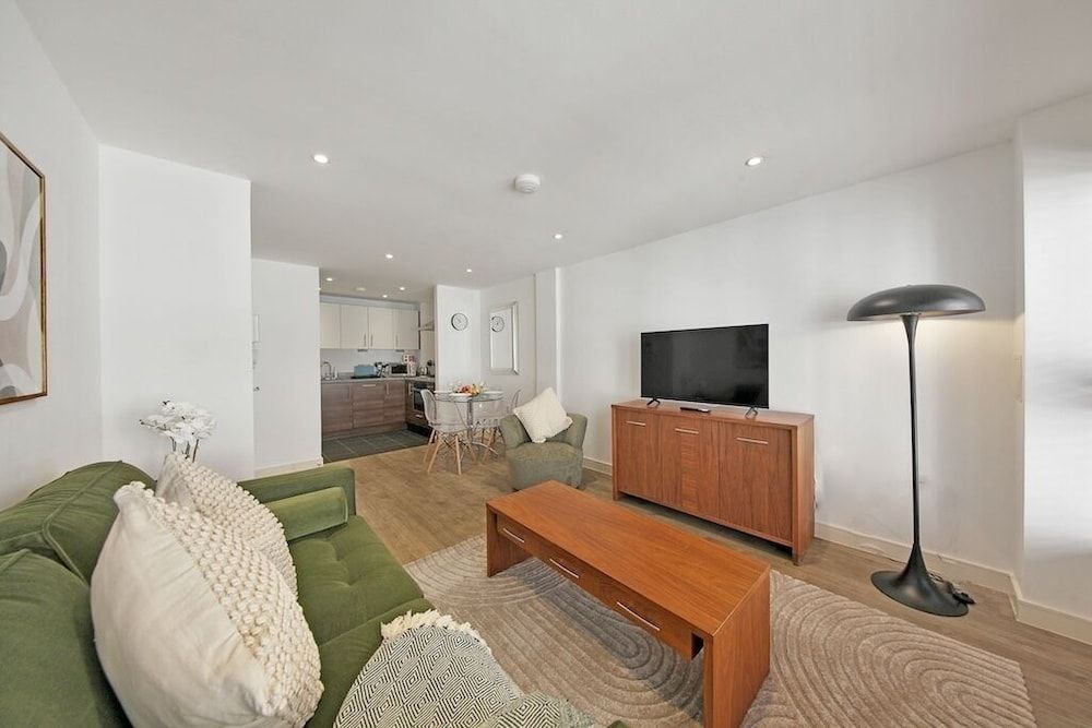 1Bed & 2Beds Apartment in Liverpool St by City Stay Aparts London Comfort Apartment, 1 Bedroom, City View 4