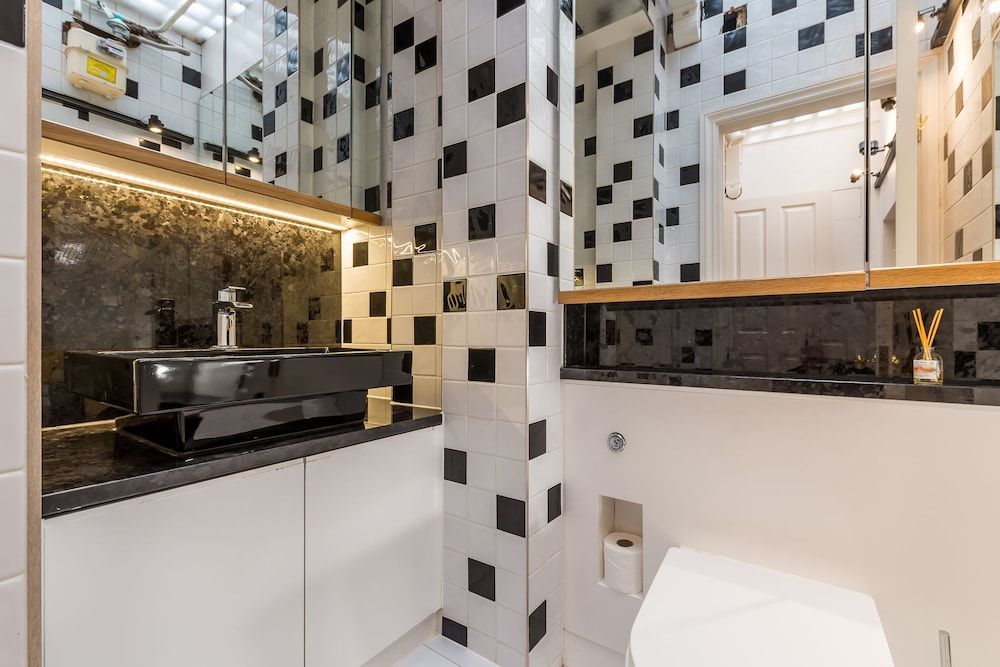 Sherlocks Hidden Home Apartment, 4 Bedrooms, Non Smoking 9