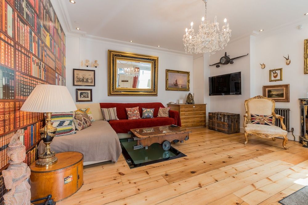 undefined Sherlocks Hidden Home