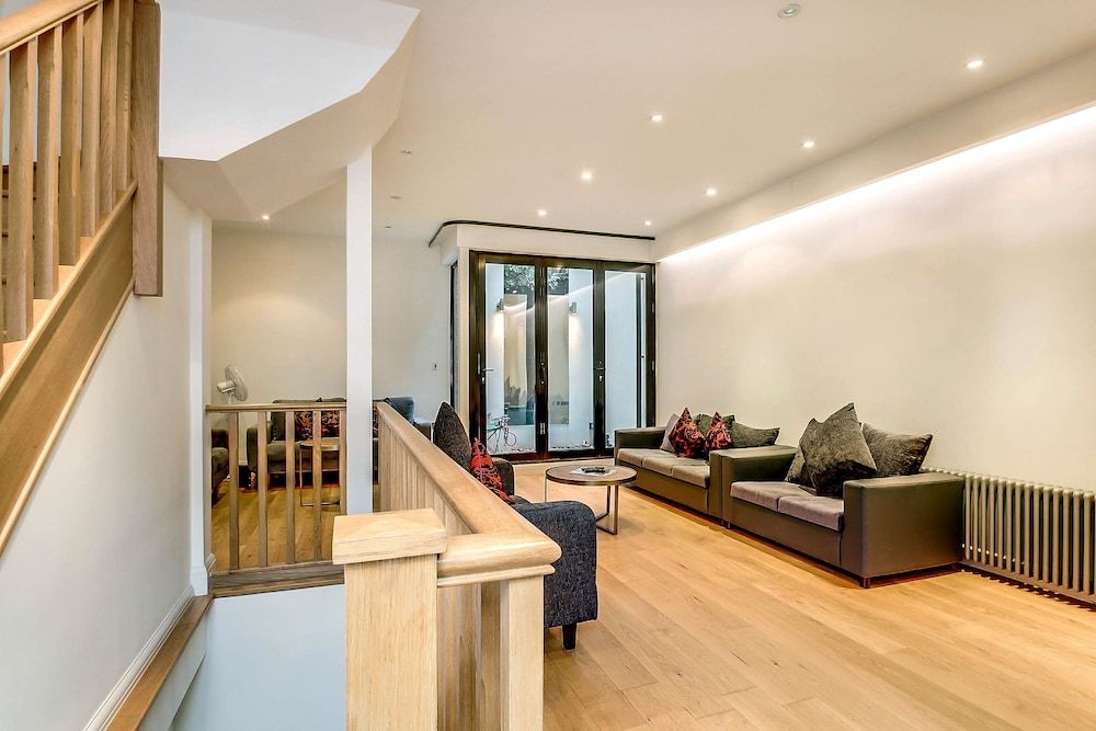 Pont Street Mews Townhouse City Apartment, Multiple Beds, Non Smoking, City View 9