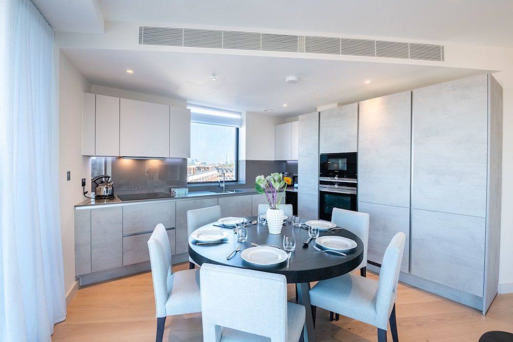 Luxurious Victoria Home by the Apollo Theatre Apartment (3 Bedrooms) 19