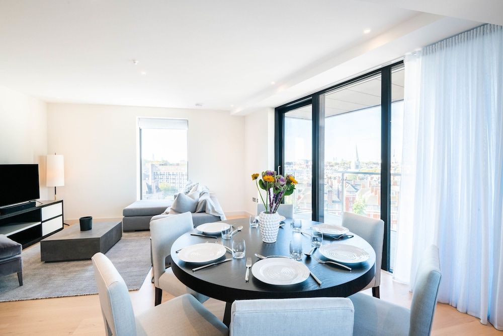 Luxurious Victoria Home by the Apollo Theatre Apartment (3 Bedrooms) 17