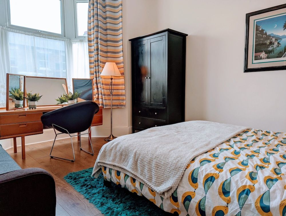 TopHome Stoke Newington Family House, 5 Bedrooms, Kitchen, City View 9