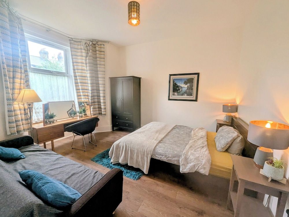 undefined TopHome Stoke Newington