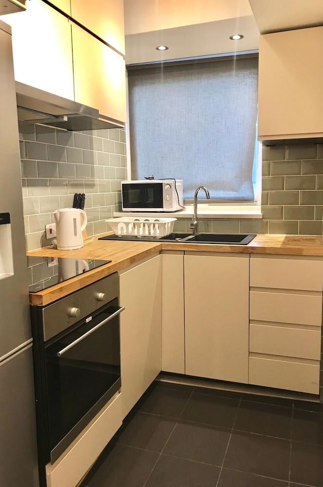 undefined Clarendon Place Apartment 6