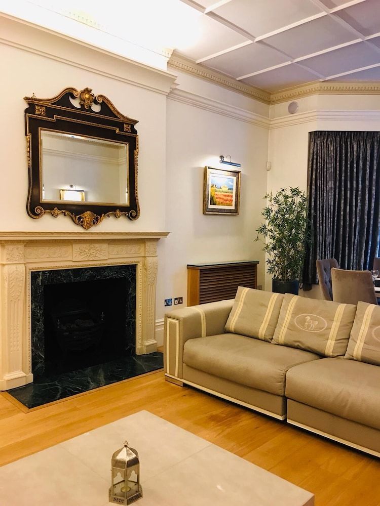 Yeoman's Row Townhouse Standard Apartment, 2 Queen Beds, Non Smoking, City View 2