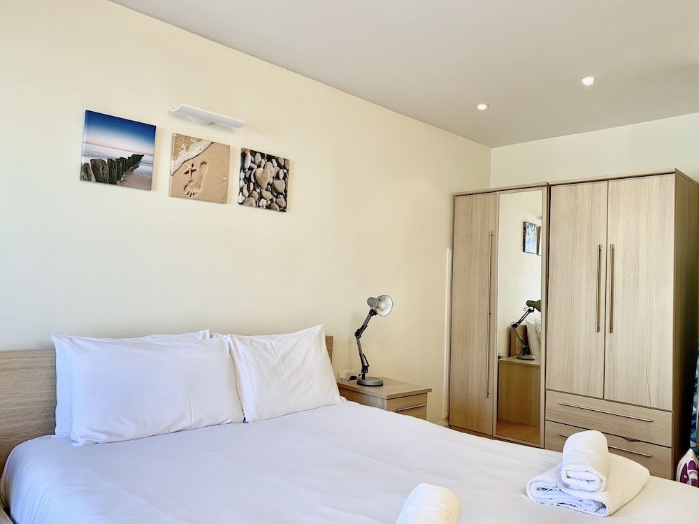 undefined Lexham Gardens 8