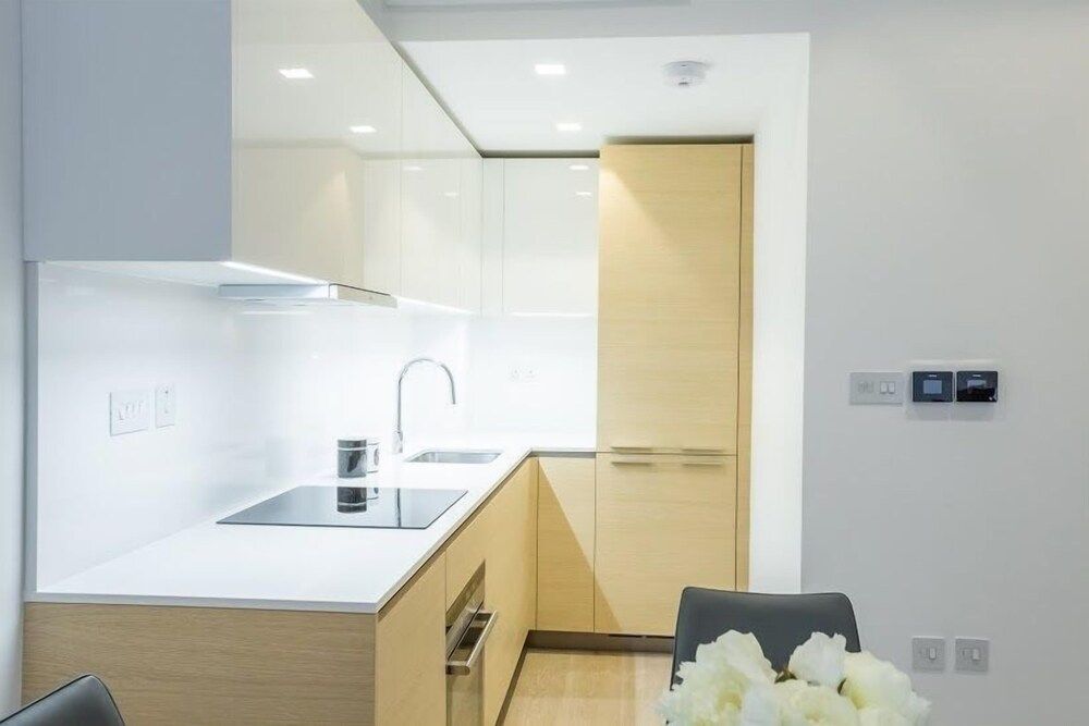 London Villa - 20 Princes Square Luxury Apartment, 1 Double Bed, Kitchen 9