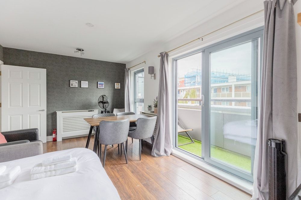 Bright 2 Bedroom Flat in Lambeth With Balcony Apartment (2 Bedrooms) 23