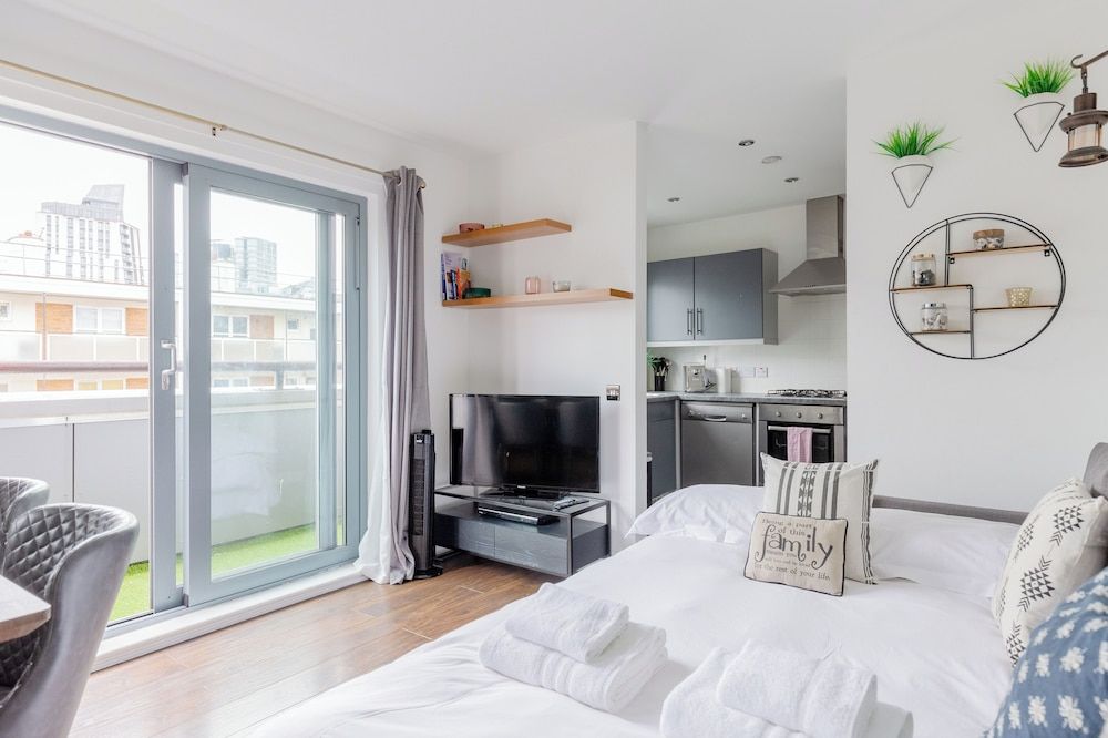 Bright 2 Bedroom Flat in Lambeth With Balcony Apartment (2 Bedrooms) 22