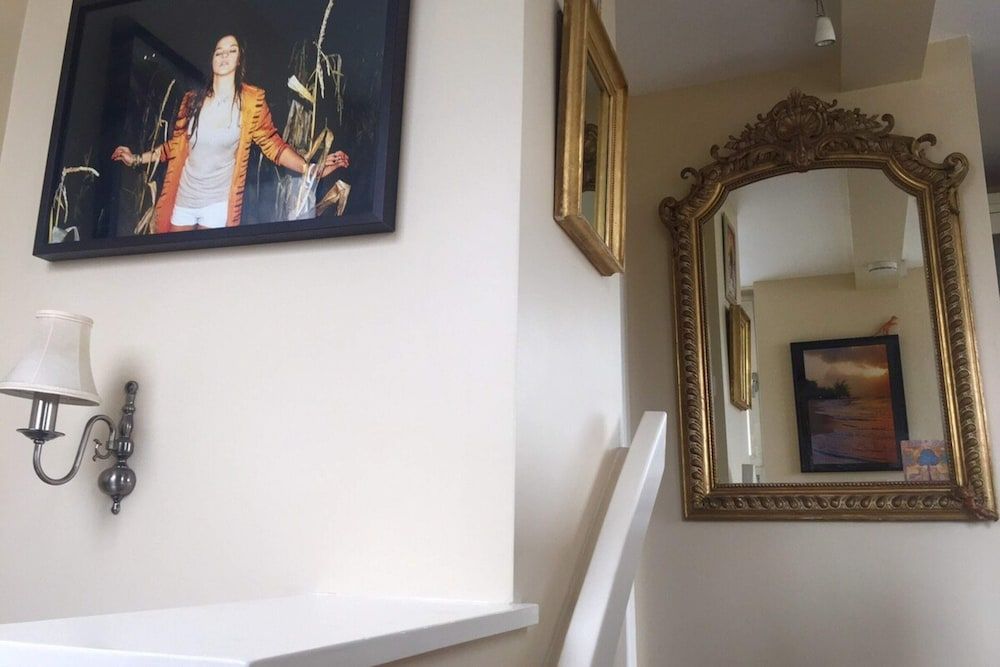 undefined Lovely 2 Bedroom on the Corner of Portobello Road 2