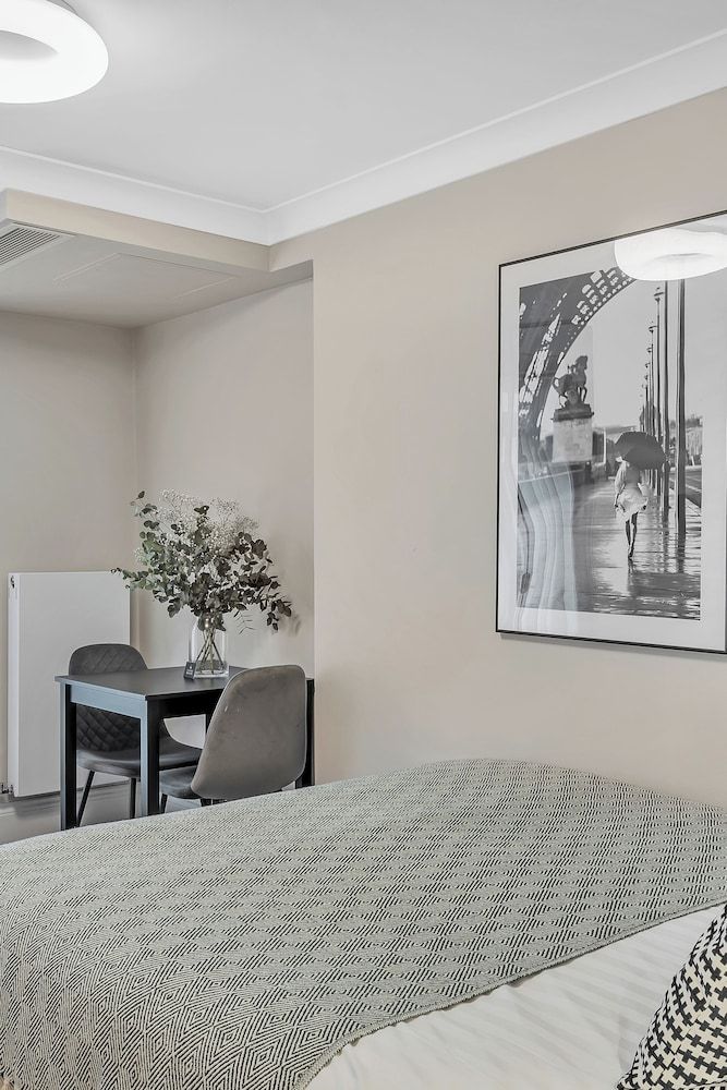 undefined Cleveland Residences Paddington 8