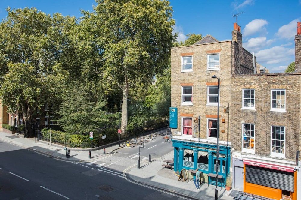 undefined Comfortable Central 1 Bedroom Flat