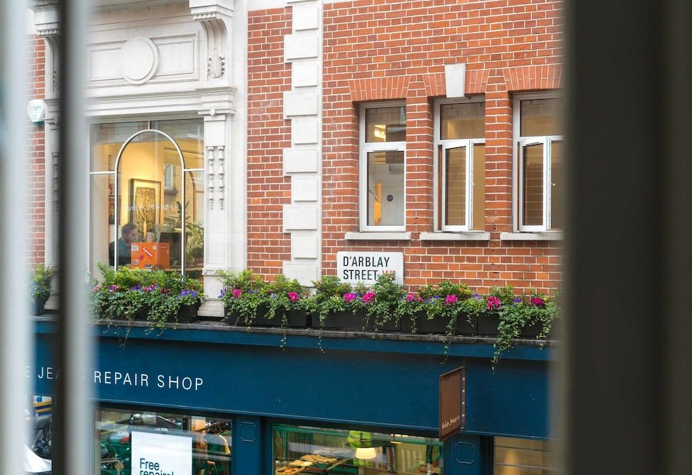 undefined D'Arblay Street 2