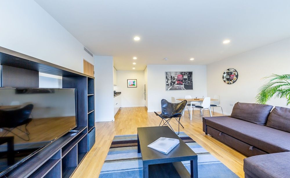 1 Bedroom Stylish Apartment near Regents Park FREE WIFI & AIRCON by City Stay Aparts London Comfort Apartment 7