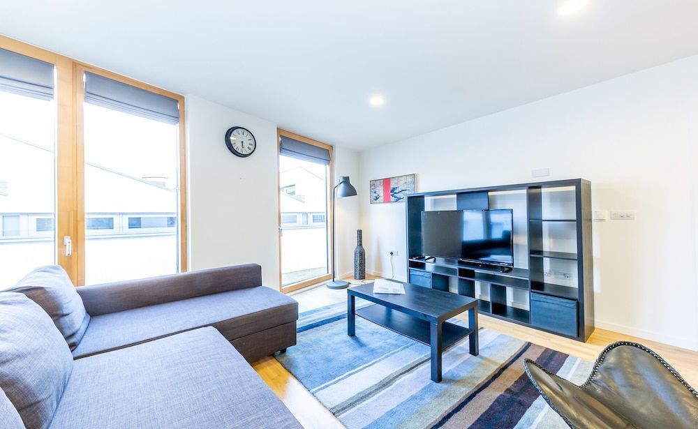 1 Bedroom Stylish Apartment near Regents Park FREE WIFI & AIRCON by City Stay Aparts London Comfort Apartment 8