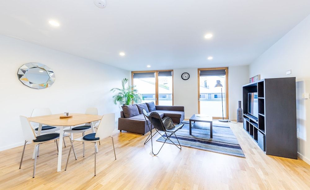 1 Bedroom Stylish Apartment near Regents Park FREE WIFI & AIRCON by City Stay Aparts London Comfort Apartment 9