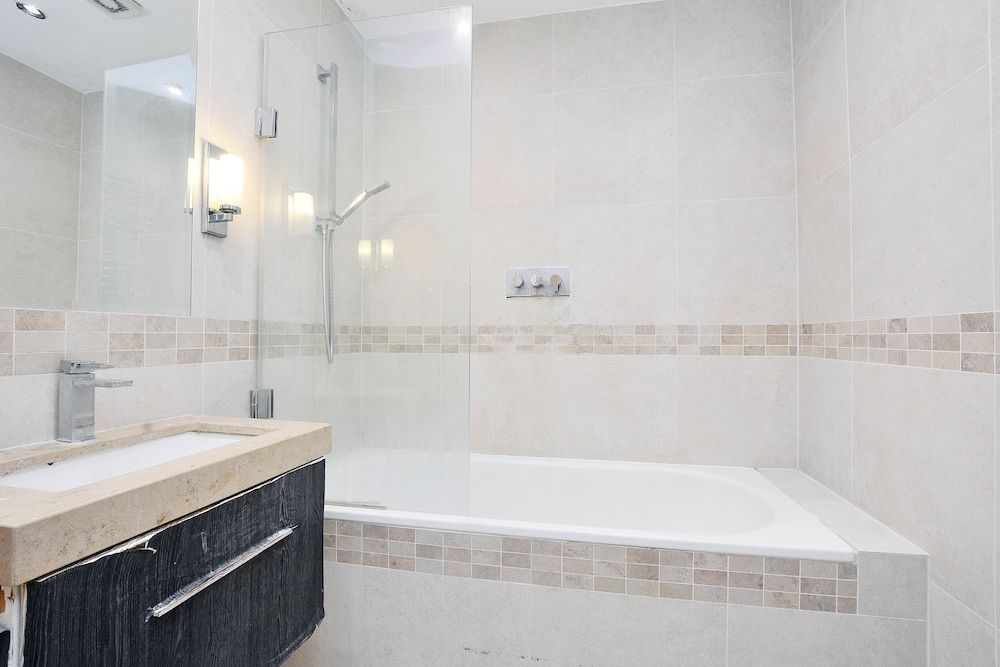 Forset Court Apartments Basic Apartment, 1 Queen Bed, Non Smoking, City View 3