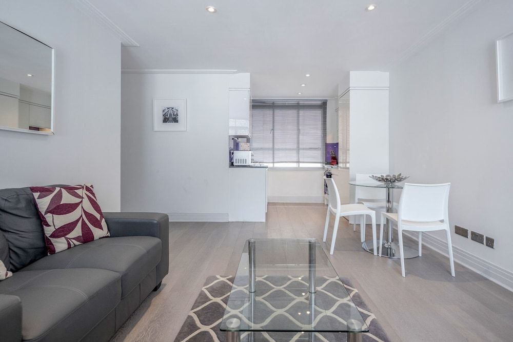 undefined Roomspace Apartments -River House 4