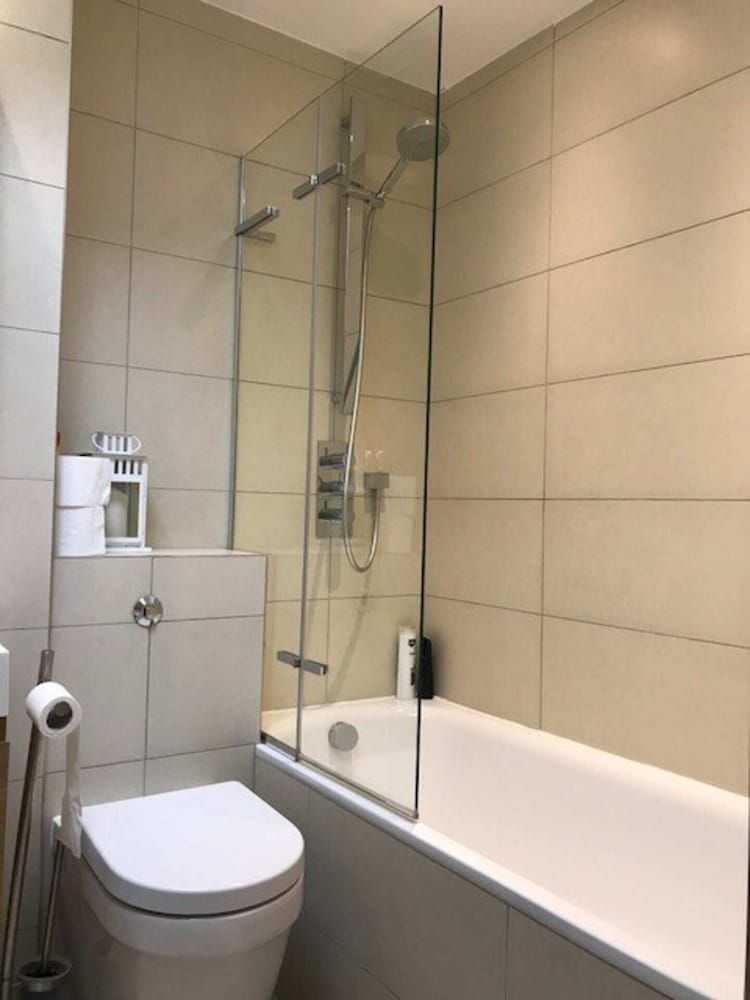 Stylish 2 Bed Apartment in West Hampstead Apartment (2 Bedrooms) 7