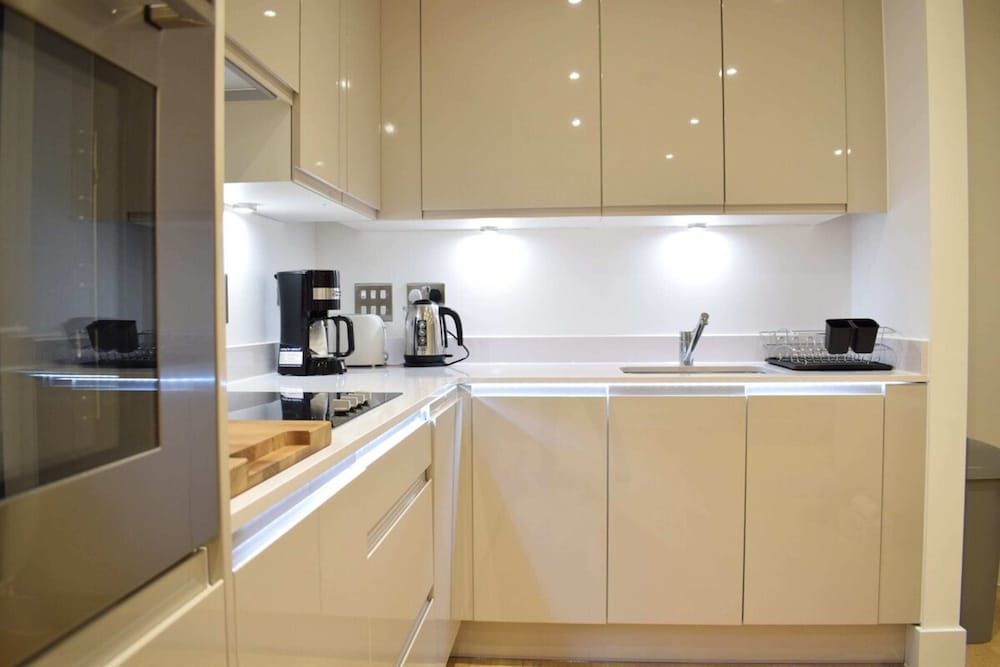 undefined Bright 2 Bedroom Flat in Park Royal 6