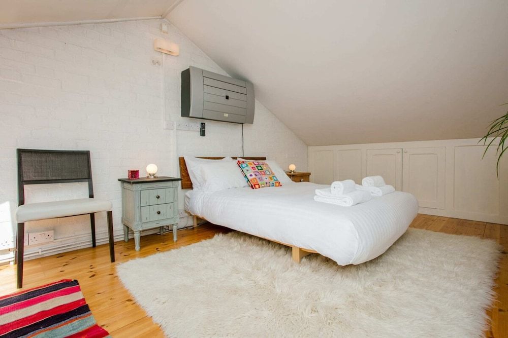 undefined 2 bed Artistic/designer Flat Near Broadway Market 5