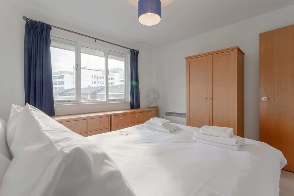 undefined A Spacious 2 Bedroom Apartment In Aldgate East