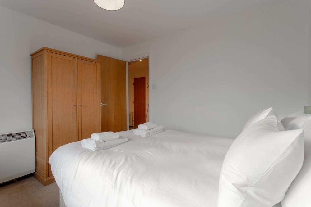 undefined A Spacious 2 Bedroom Apartment In Aldgate East 5