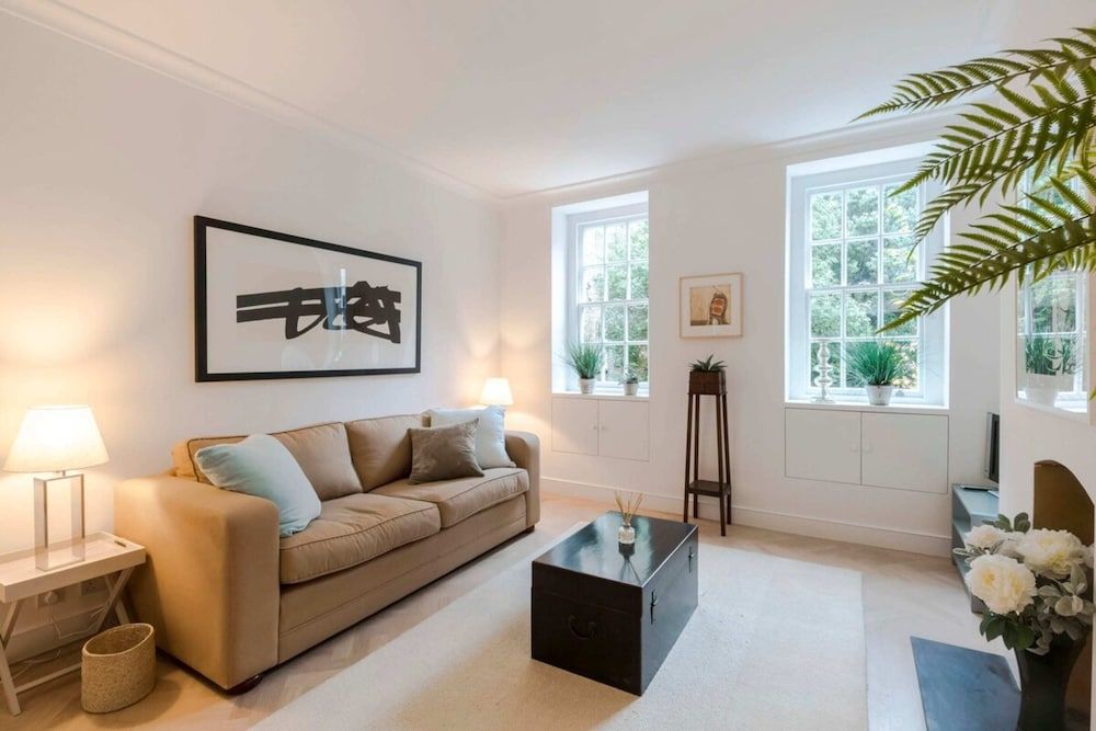 undefined Bright and Leafy 1 Bedroom Flat in the Heart of Chelsea 2