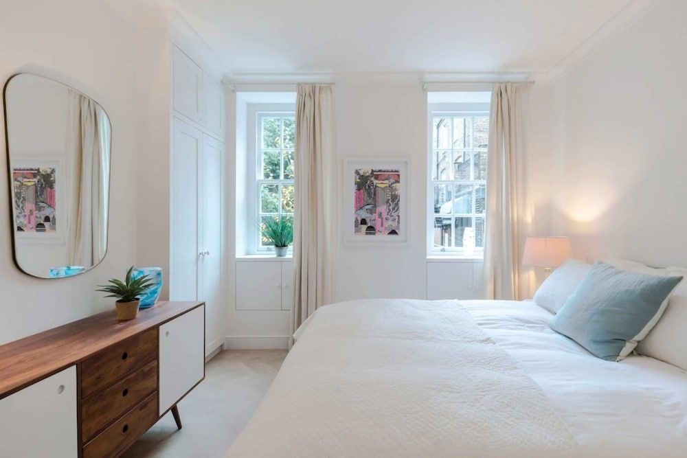 undefined Bright and Leafy 1 Bedroom Flat in the Heart of Chelsea