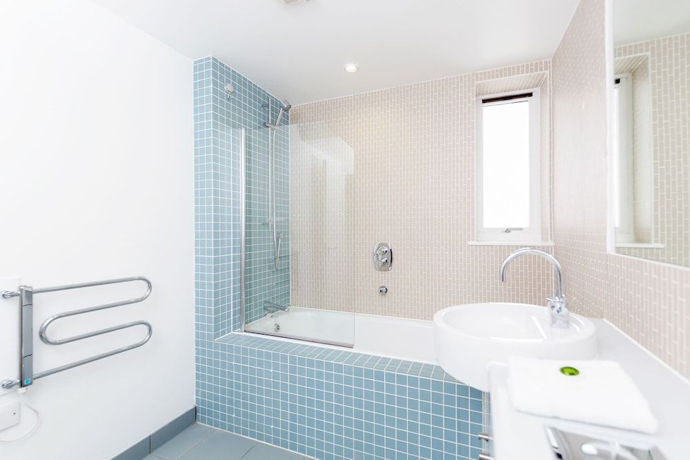Roomspace Apartments -Kew Bridge Court Apartment, 2 Bedrooms 10