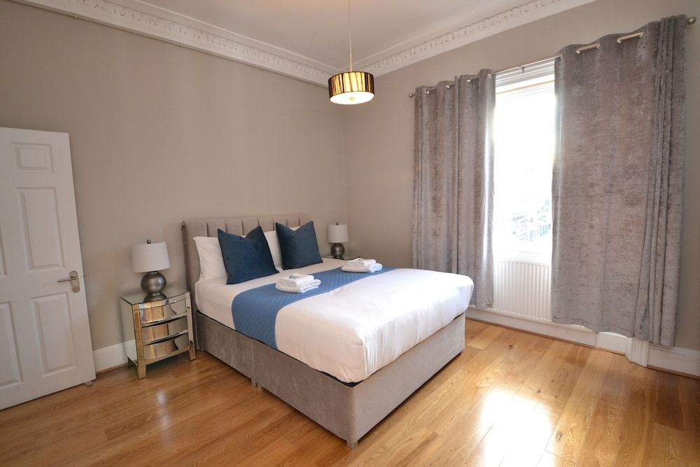 undefined Luxury Hyde Park