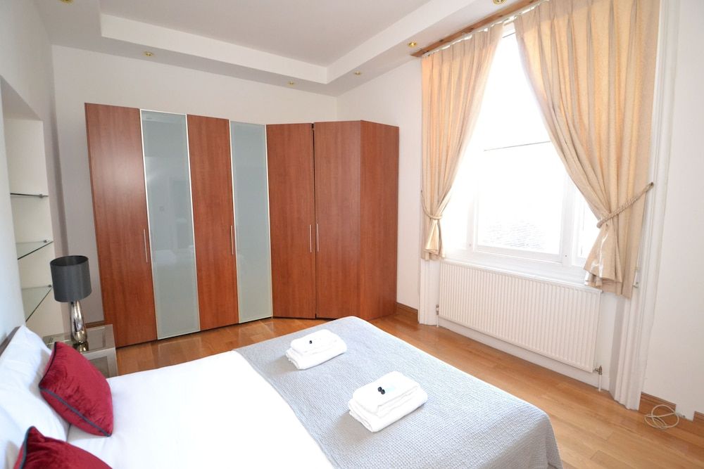 undefined Luxury Hyde Park 10