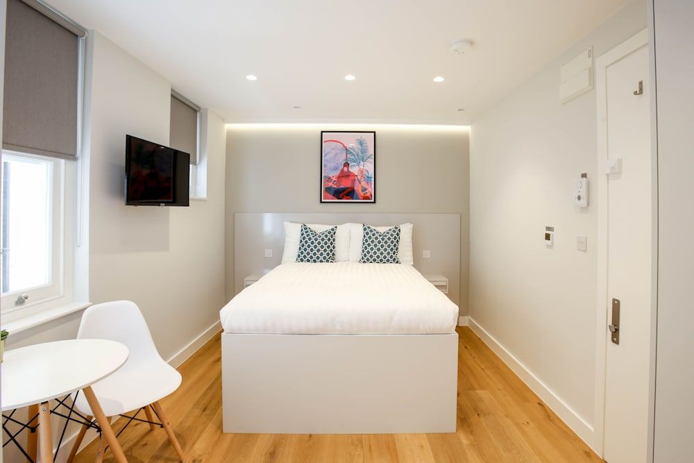 StayPrime Kensington Serviced Apartments Small Studio Apartment 9