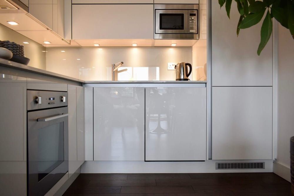 undefined Contemporary 1 Bedroom Flat With Stunning London View 10