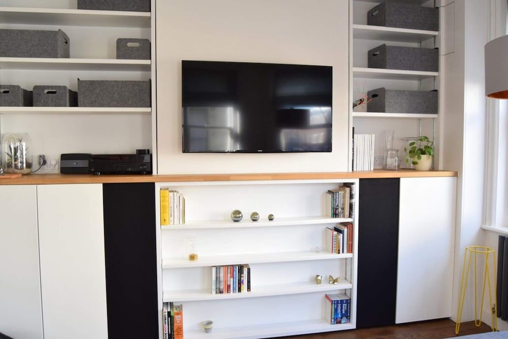 undefined Airy Modern 1 Bed Apartment in Shoreditch 6