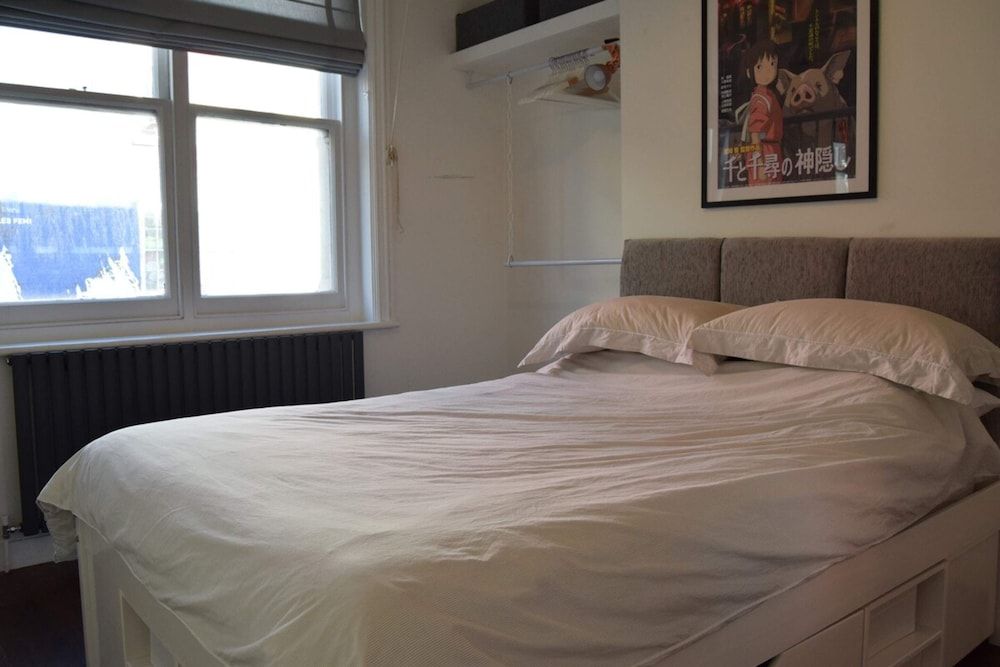 undefined Airy Modern 1 Bed Apartment in Shoreditch 4